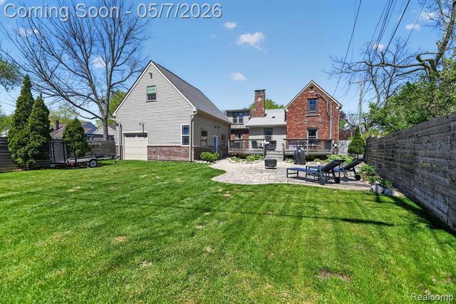 123 Riddle Street, Howell, MI 48843
