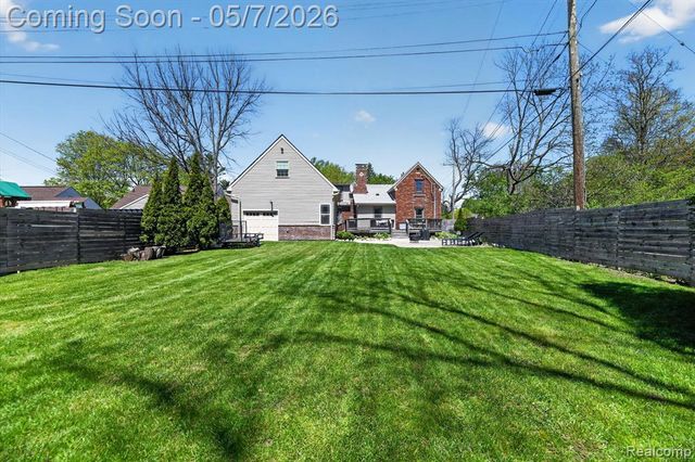 123 Riddle Street, Howell, MI 48843