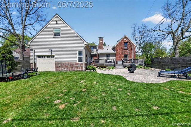 123 Riddle Street, Howell, MI 48843