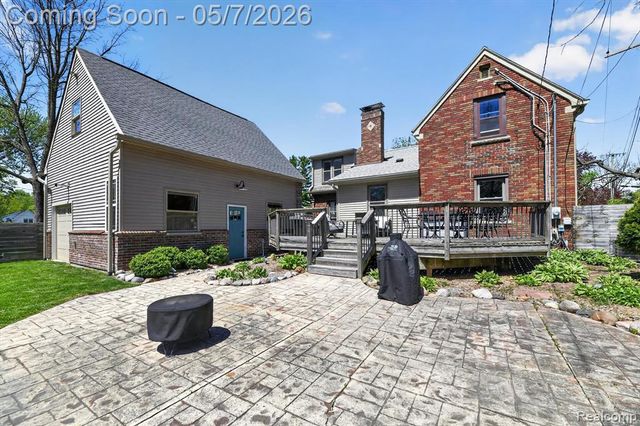 123 Riddle Street, Howell, MI 48843