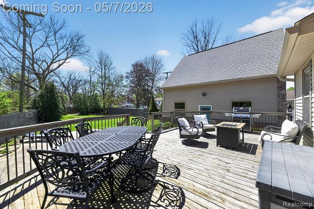 123 Riddle Street, Howell, MI 48843