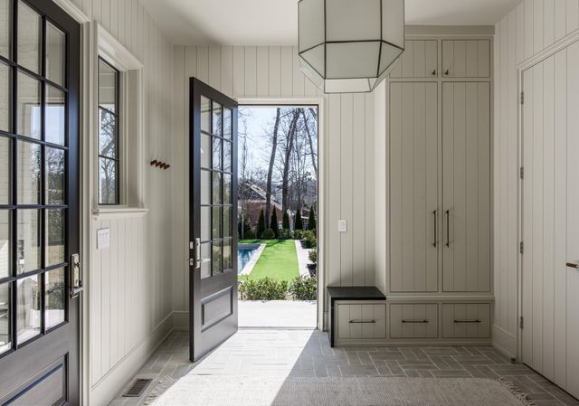 1117 Granny White Ct, Nashville, TN 37204