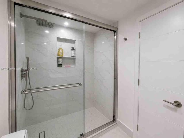 500 Bayview Dr 232, Sunny Isles Beach, FL 33160