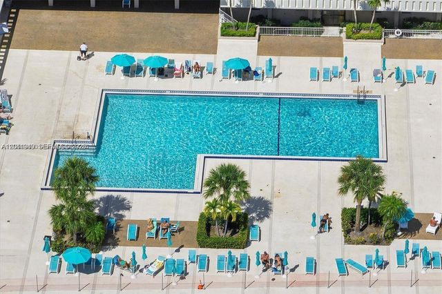 500 Bayview Dr 232, Sunny Isles Beach, FL 33160