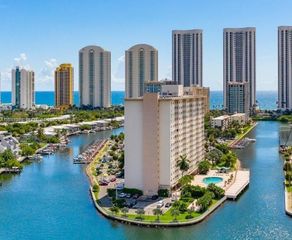 500 Bayview Dr 232, Sunny Isles Beach, FL 33160