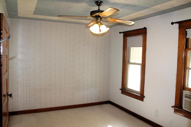 2924 South AVENUE, La Crosse, WI 54601