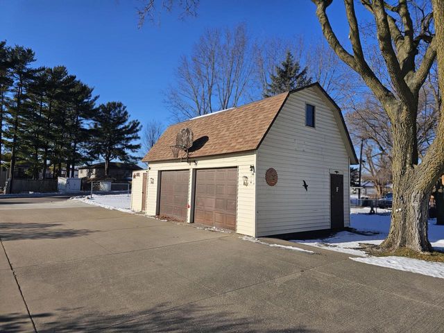 2924 South AVENUE, La Crosse, WI 54601