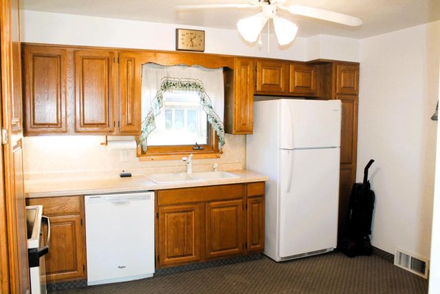 2924 South AVENUE, La Crosse, WI 54601