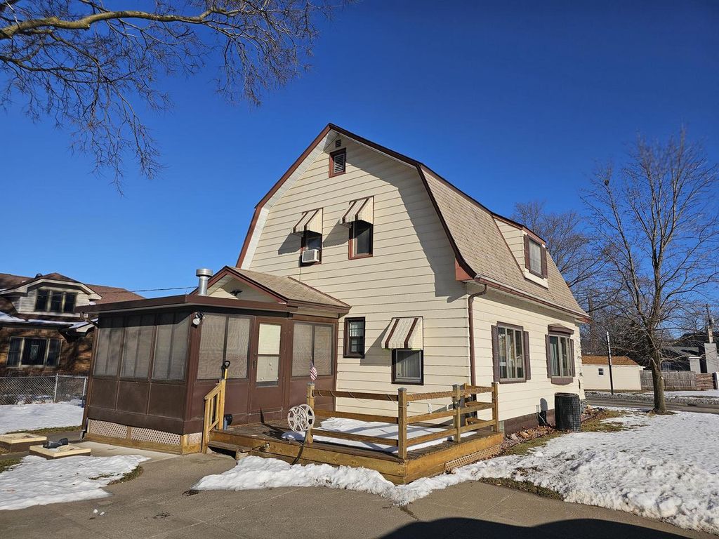 2924 South AVENUE, La Crosse, WI 54601