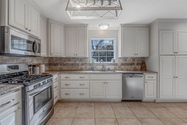 907 Zeke, Benton, AR 72019