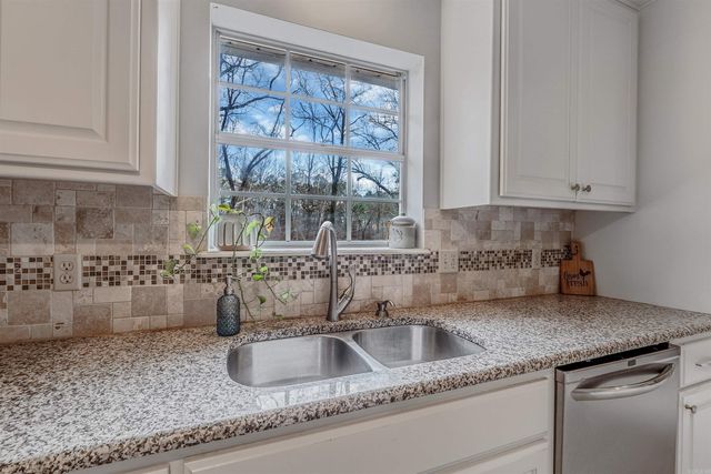 907 Zeke, Benton, AR 72019