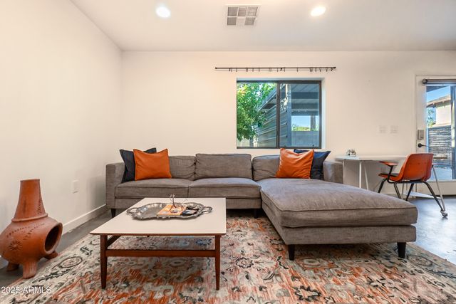 2029 N 9TH Street B, Phoenix, AZ 85006