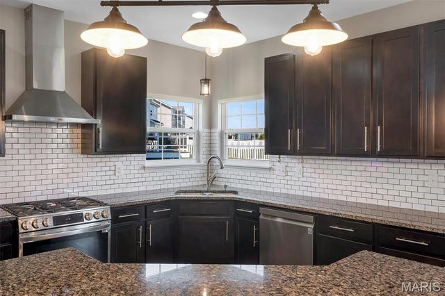 255 Mason Glen Drive, Lake St Louis, MO 63367