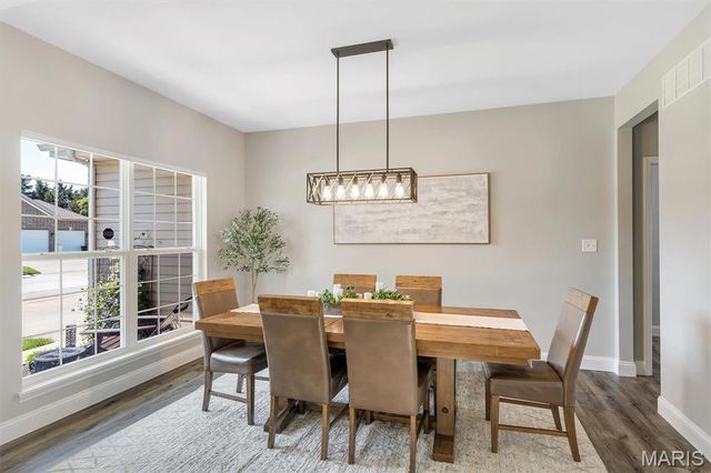 255 Mason Glen Drive, Lake St Louis, MO 63367