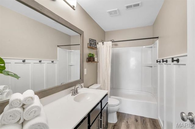 255 Mason Glen Drive, Lake St Louis, MO 63367