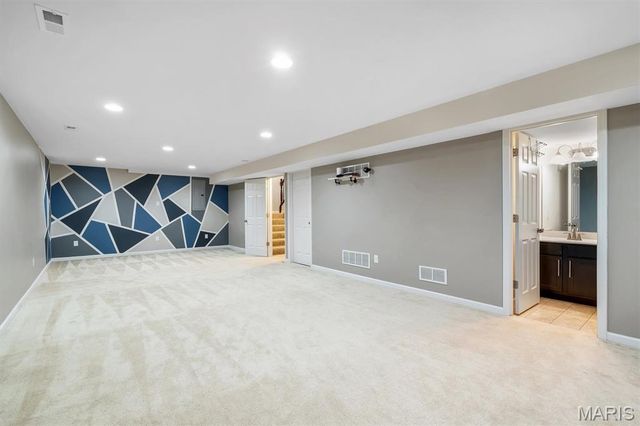 255 Mason Glen Drive, Lake St Louis, MO 63367