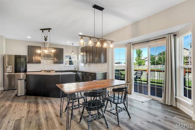255 Mason Glen Drive, Lake St Louis, MO 63367