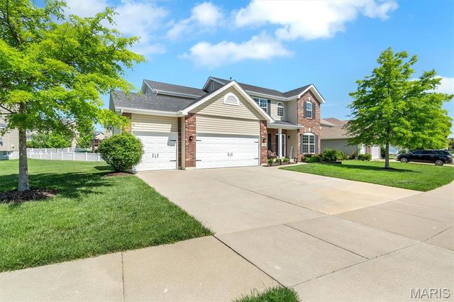 255 Mason Glen Drive, Lake St Louis, MO 63367