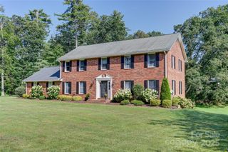507 Fenwick Court, Hendersonville, NC 28739