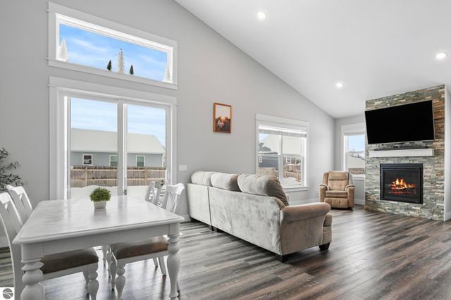 5357 Eaglehurst Drive, Traverse City, MI 49685