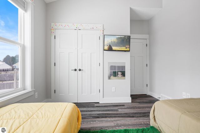 5357 Eaglehurst Drive, Traverse City, MI 49685