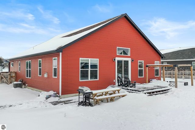 5357 Eaglehurst Drive, Traverse City, MI 49685