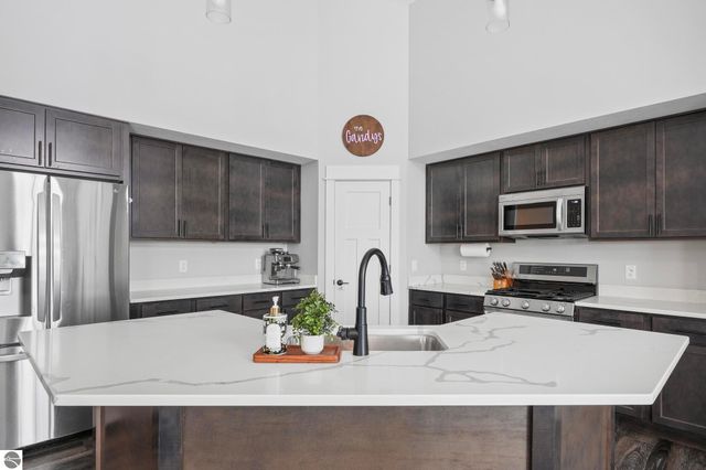 5357 Eaglehurst Drive, Traverse City, MI 49685