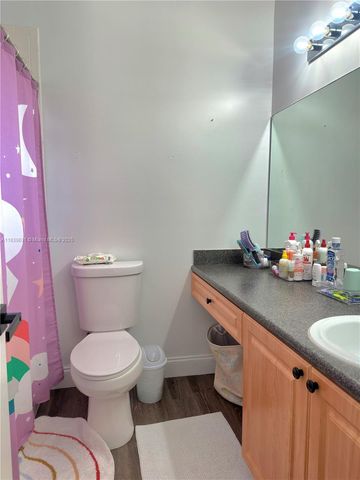 109 Hidden Ct Rd A-5, Hollywood, FL 33023
