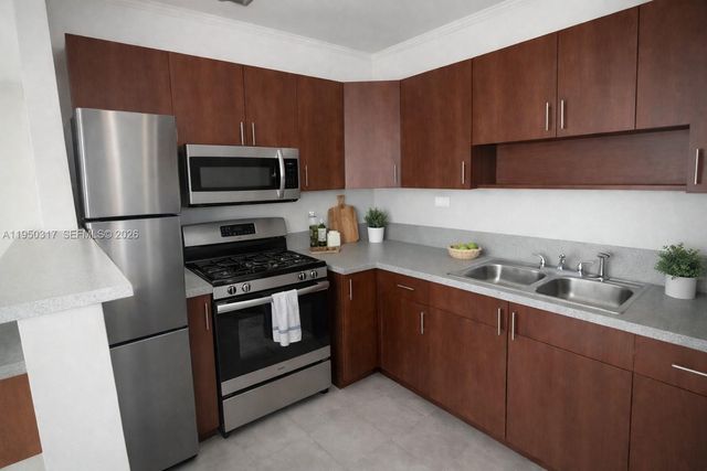 4122 NW 11th Pl, Miami, FL 33127