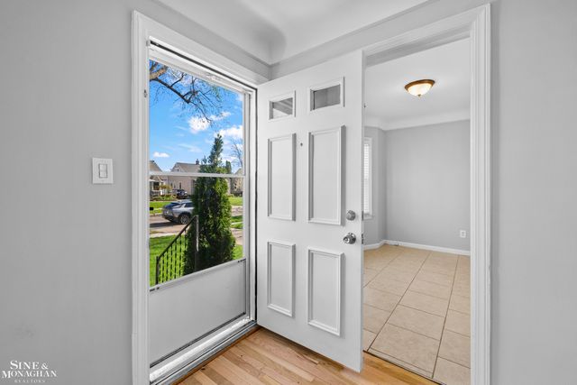 21734 Colony Street, Saint Clair Shores, MI 48080