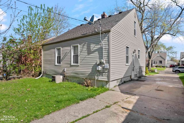 21734 Colony Street, Saint Clair Shores, MI 48080