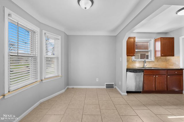 21734 Colony Street, Saint Clair Shores, MI 48080