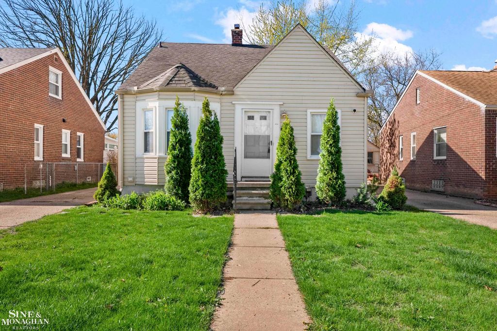 21734 Colony Street, Saint Clair Shores, MI 48080