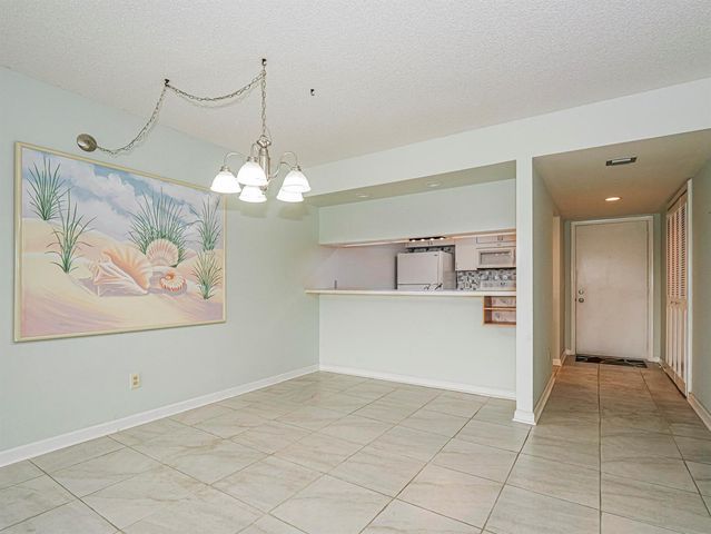 23 Plantation Drive 102, Vero Beach, FL 32966