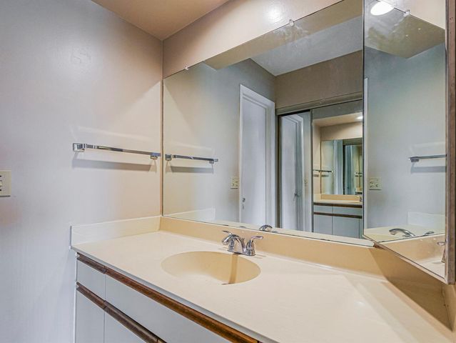 23 Plantation Drive 102, Vero Beach, FL 32966