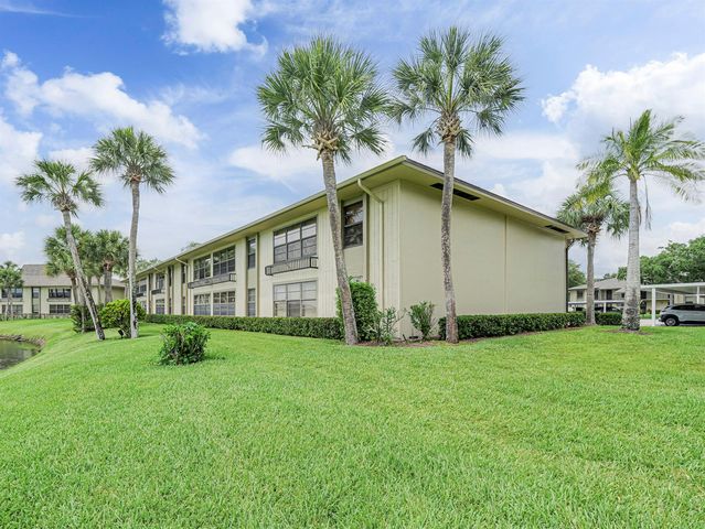 23 Plantation Drive 102, Vero Beach, FL 32966