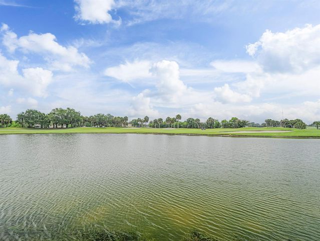 23 Plantation Drive 102, Vero Beach, FL 32966