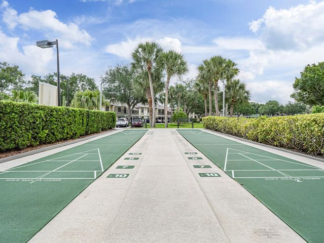 23 Plantation Drive 102, Vero Beach, FL 32966