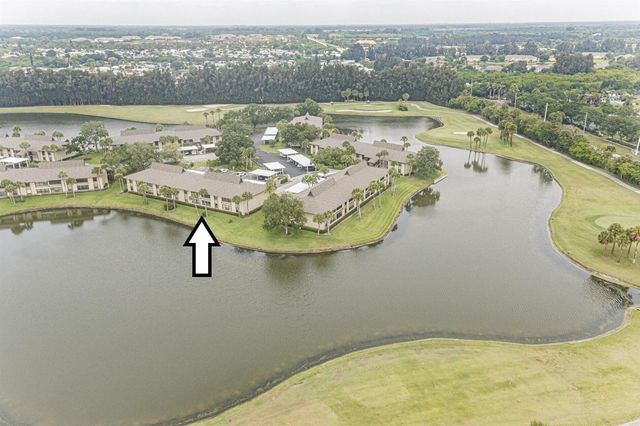 23 Plantation Drive 102, Vero Beach, FL 32966