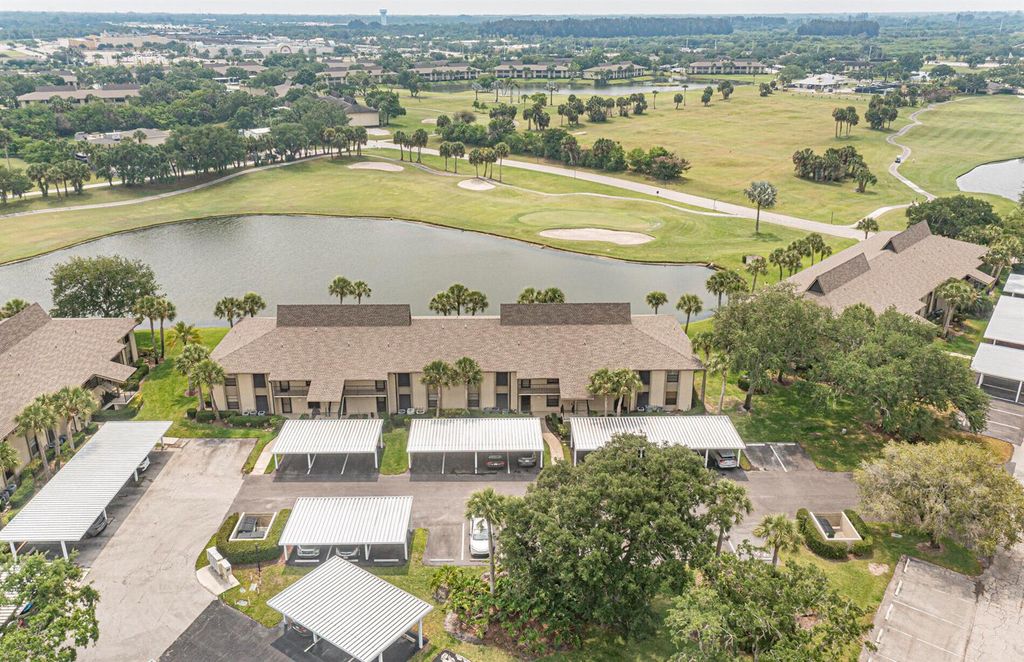 23 Plantation Drive 102, Vero Beach, FL 32966
