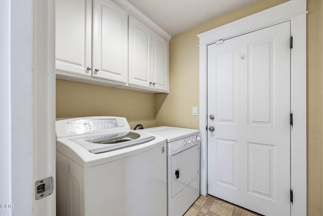 527 Sutton Place, Ashland, OR 97520