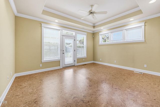 527 Sutton Place, Ashland, OR 97520