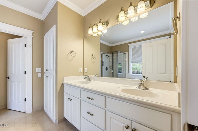 527 Sutton Place, Ashland, OR 97520