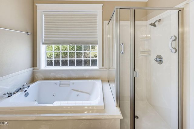 527 Sutton Place, Ashland, OR 97520