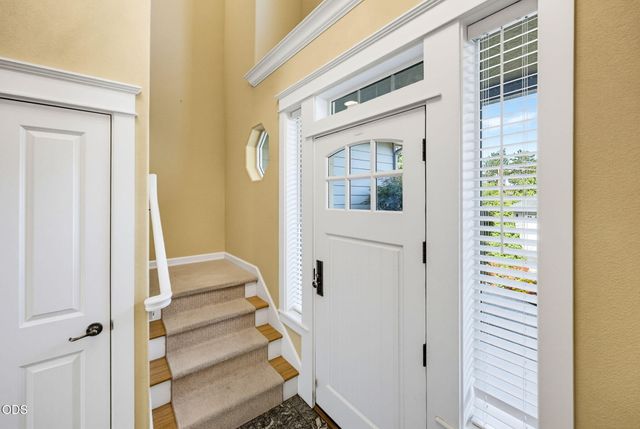 527 Sutton Place, Ashland, OR 97520