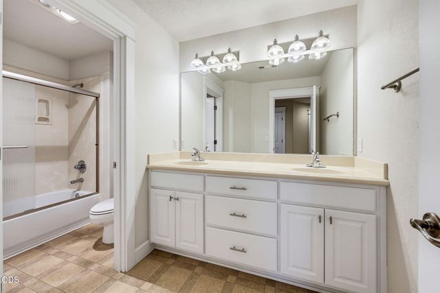 527 Sutton Place, Ashland, OR 97520