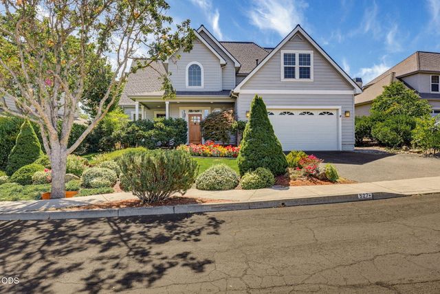 527 Sutton Place, Ashland, OR 97520