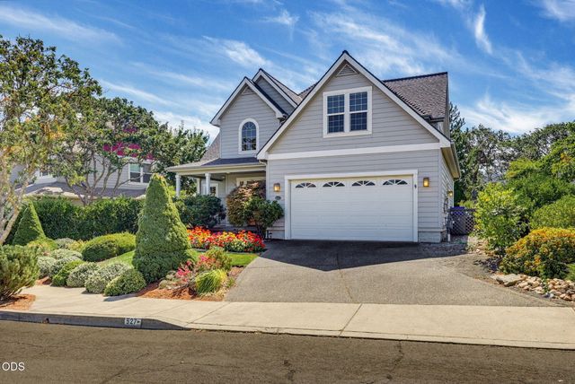 527 Sutton Place, Ashland, OR 97520