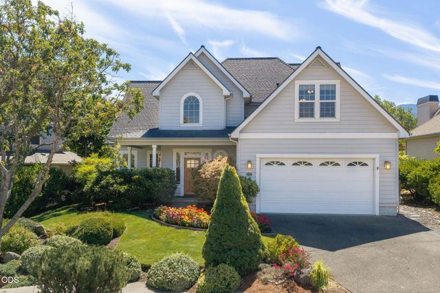 527 Sutton Place, Ashland, OR 97520