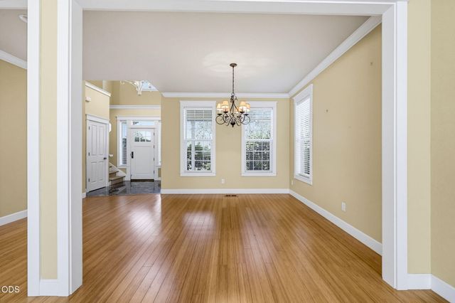 527 Sutton Place, Ashland, OR 97520